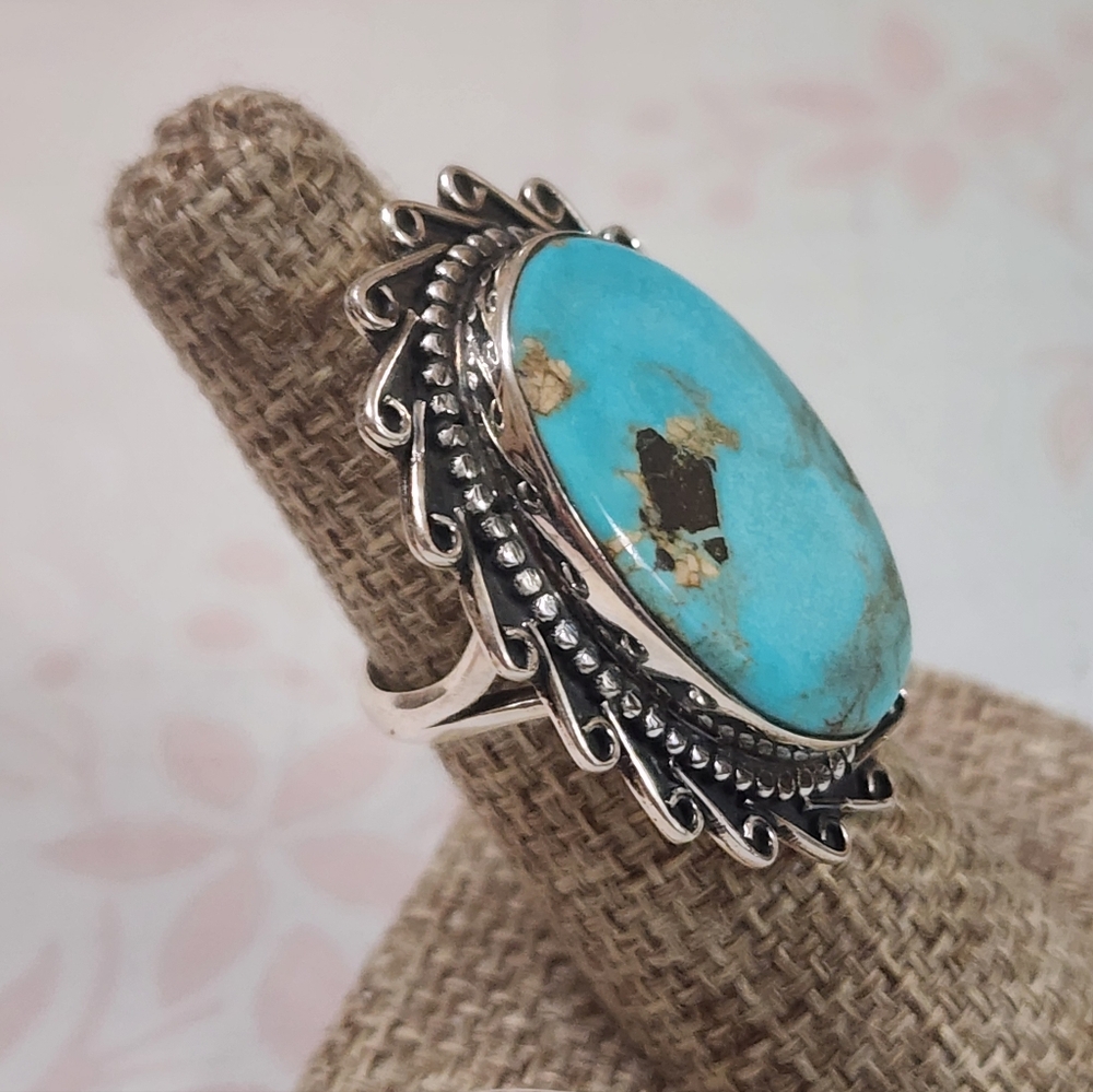 Turquoise and Sterling Southwestern Women's Ring - Picture 6 of 6